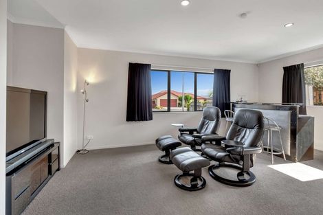 Photo of property in 4 Barry Curtis Place, Levin, 5510