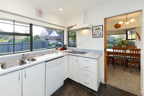 Photo of property in 7 Dresdan Court, Hokowhitu, Palmerston North, 4410