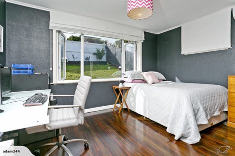 Photo of property in 42 Carlisle Road, Browns Bay, Auckland, 0630