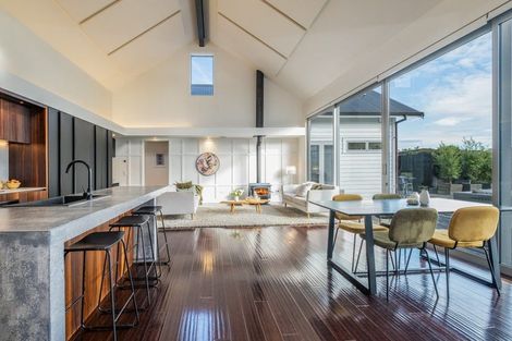 Photo of property in 5 Helm Place, Whitby, Porirua, 5024