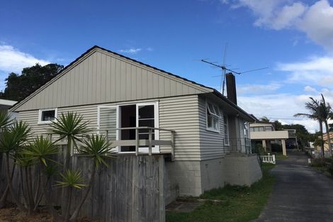 Photo of property in 8 Winifred Avenue, Bayview, Auckland, 0629