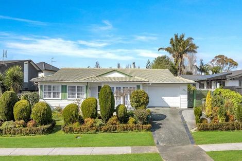 Photo of property in 11 Fratley Avenue, Farm Cove, Auckland, 2012