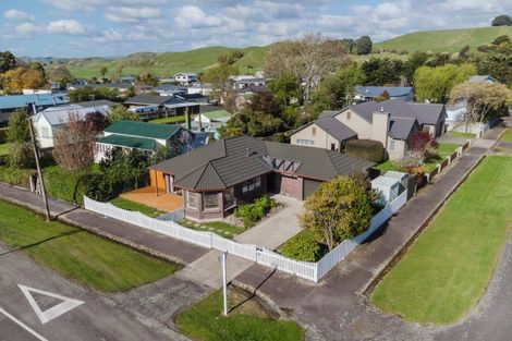Photo of property in 17 Tyndall Street, Pahiatua, 4910