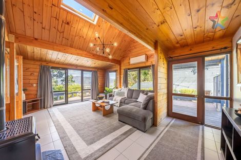 Photo of property in 19a Miromiro Road, Normandale, Lower Hutt, 5010