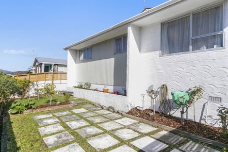 Photo of property in 321a Wellington Road, Wainuiomata, Lower Hutt, 5014