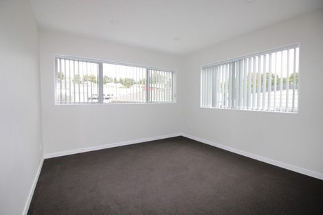 Photo of property in 4 Kearney Place, Massey, Auckland, 0614