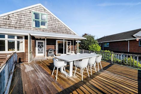 Photo of property in 48 Karina Road, Merrilands, New Plymouth, 4312