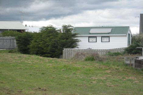 Photo of property in 72 Kahukura Avenue, Waitarere Beach, Levin, 5510