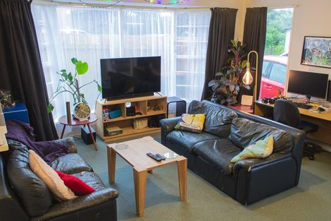 Photo of property in 34 Duchess Place, Maupuia, Wellington, 6022