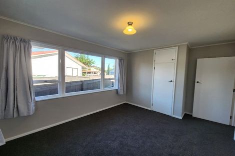 Photo of property in 11 Fernaig Street, Papakura, 2110