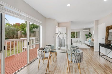 Photo of property in 2/39 Rifleman Rise, Unsworth Heights, Auckland, 0632