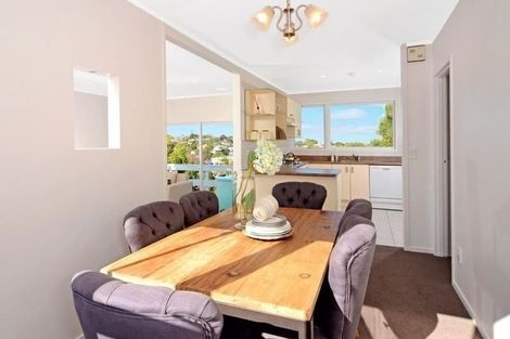 Photo of property in 43 Richards Avenue, Forrest Hill, Auckland, 0620