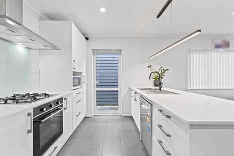 Photo of property in 22 Kapowai Boulevard, Takanini, 2112