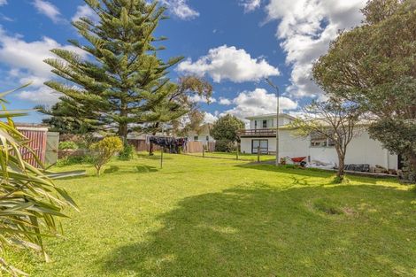 Photo of property in 215 Puriri Street, Castlecliff, Whanganui, 4501