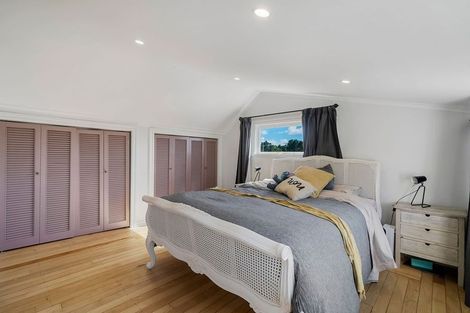 Photo of property in 28 Rangatira Road, Birkenhead, Auckland, 0626