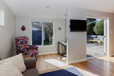 Photo of property in 216 Springfield Road, St Albans, Christchurch, 8014