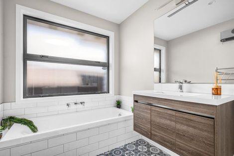 Photo of property in 21 Guano Crescent, Cromwell, 9310