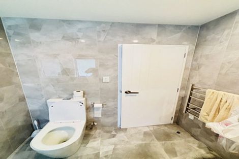 Photo of property in 1/2 Cameron Street, Papakura, 2110