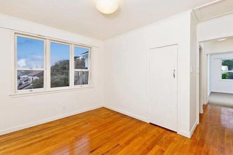 Photo of property in 2/158 Forrest Hill Road, Forrest Hill, Auckland, 0620