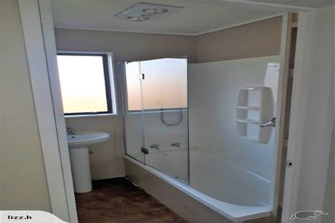 Photo of property in 11 Balmoral Street, Levin, 5510