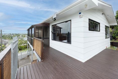 Photo of property in 2/48 Hogans Road, Glenfield, Auckland, 0629