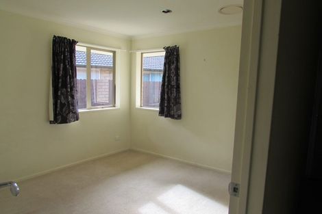 Photo of property in 60 South Kensington Way, Henderson, Auckland, 0612
