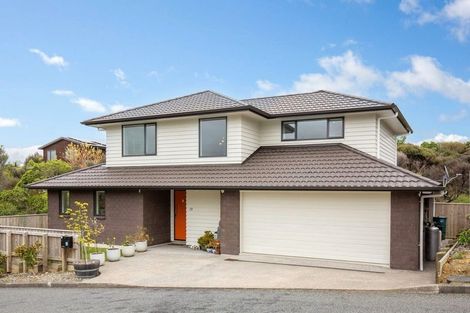 Photo of property in 13 Cosgrove Rise, Riverstone Terraces, Upper Hutt, 5018