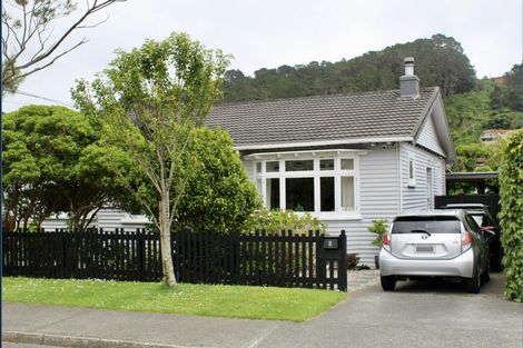 Photo of property in 18 Fernlea Avenue, Karori, Wellington, 6012