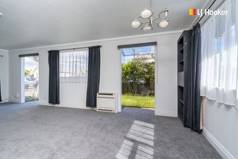 Photo of property in 165 Macandrew Road, South Dunedin, Dunedin, 9012