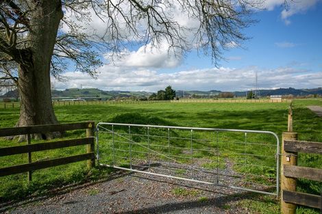 Photo of property in 374 Victoria Road, Pukemoremore, 3493