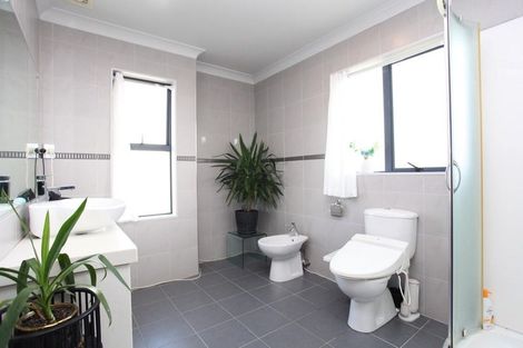 Photo of property in 50 Amberwood Drive, Northpark, Auckland, 2013