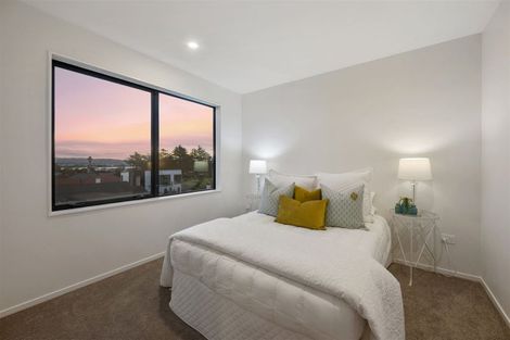 Photo of property in 28e Walker Road, Point Chevalier, Auckland, 1022