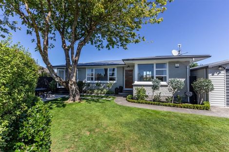 Photo of property in 28 Clipper Place, Redwood, Christchurch, 8051