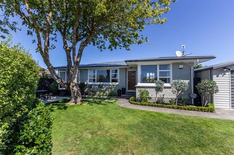 Photo of property in 28 Clipper Place, Redwood, Christchurch, 8051