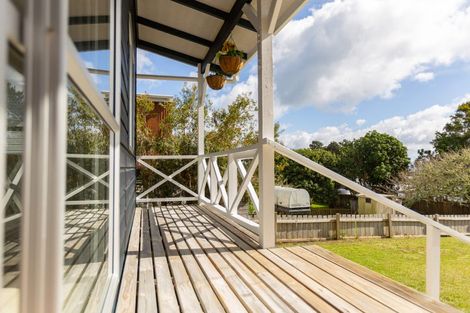 Photo of property in 1396 Whangaparaoa Road, Army Bay, Whangaparaoa, 0930