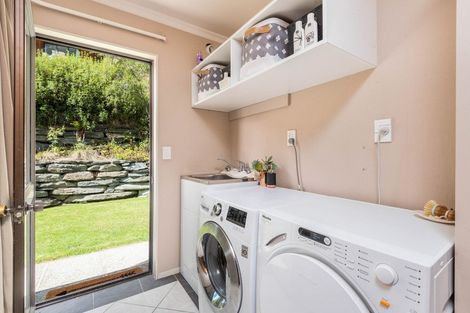 Photo of property in 3 Mackinnon Terrace, Sunshine Bay, Queenstown, 9300