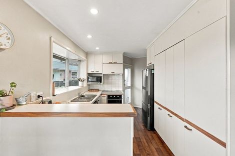 Photo of property in 34 Wychwood Crescent, Bishopdale, Christchurch, 8053