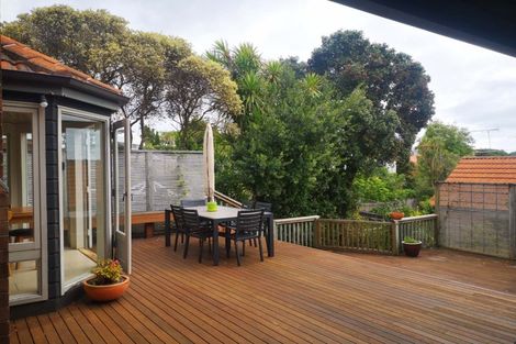 Photo of property in 16 Apihai Street, Orakei, Auckland, 1071