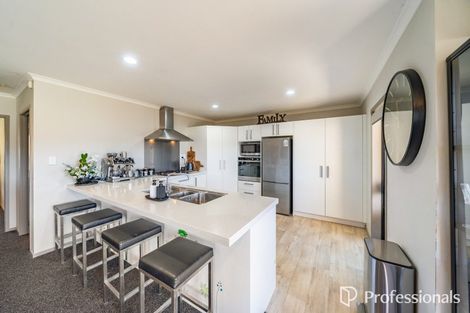 Photo of property in 35 Percy Kinsman Crescent, Riverstone Terraces, Upper Hutt, 5018