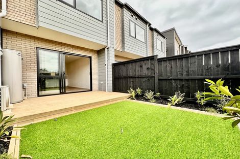 Photo of property in 11 Kiato Lane, Flat Bush, Auckland, 2019