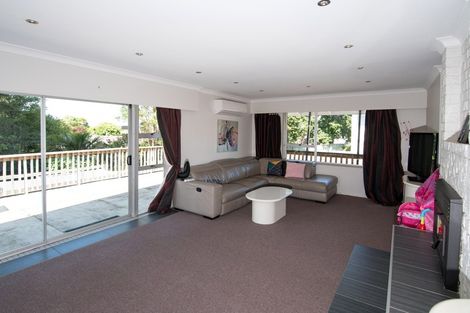 Photo of property in 16 Waikaremoana Place, Pakuranga Heights, Auckland, 2010