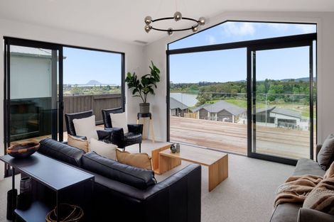 Photo of property in 9 Kahawai Place, Omokoroa, 3114