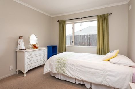 Photo of property in 51 Putake Drive, Parklands, Christchurch, 8083