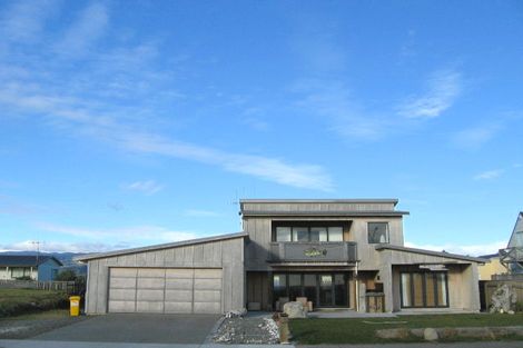 Photo of property in 13 Scott Avenue, Otaki Beach, Otaki, 5512