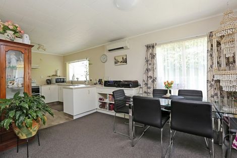 Photo of property in 2/1003 Caroline Road, Mayfair, Hastings, 4122