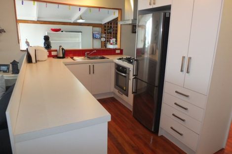 Photo of property in 10 Brown Terrace, Foxton Beach, Foxton, 4815