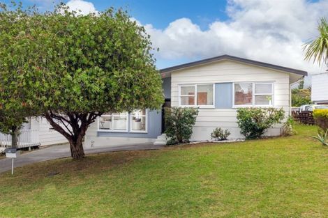 Photo of property in 15 Camrose Place, Glenfield, Auckland, 0629