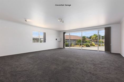 Photo of property in 17 Ashleigh Way, Waikanae Beach, Waikanae, 5036