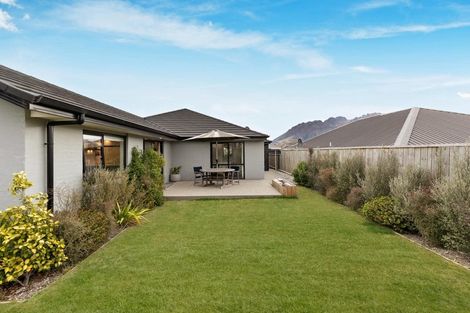Photo of property in 12 Shepherd Road, Jacks Point, Queenstown, 9371