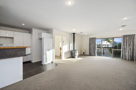 Photo of property in 2 Pipi Street, Two Mile Bay, Taupo, 3330